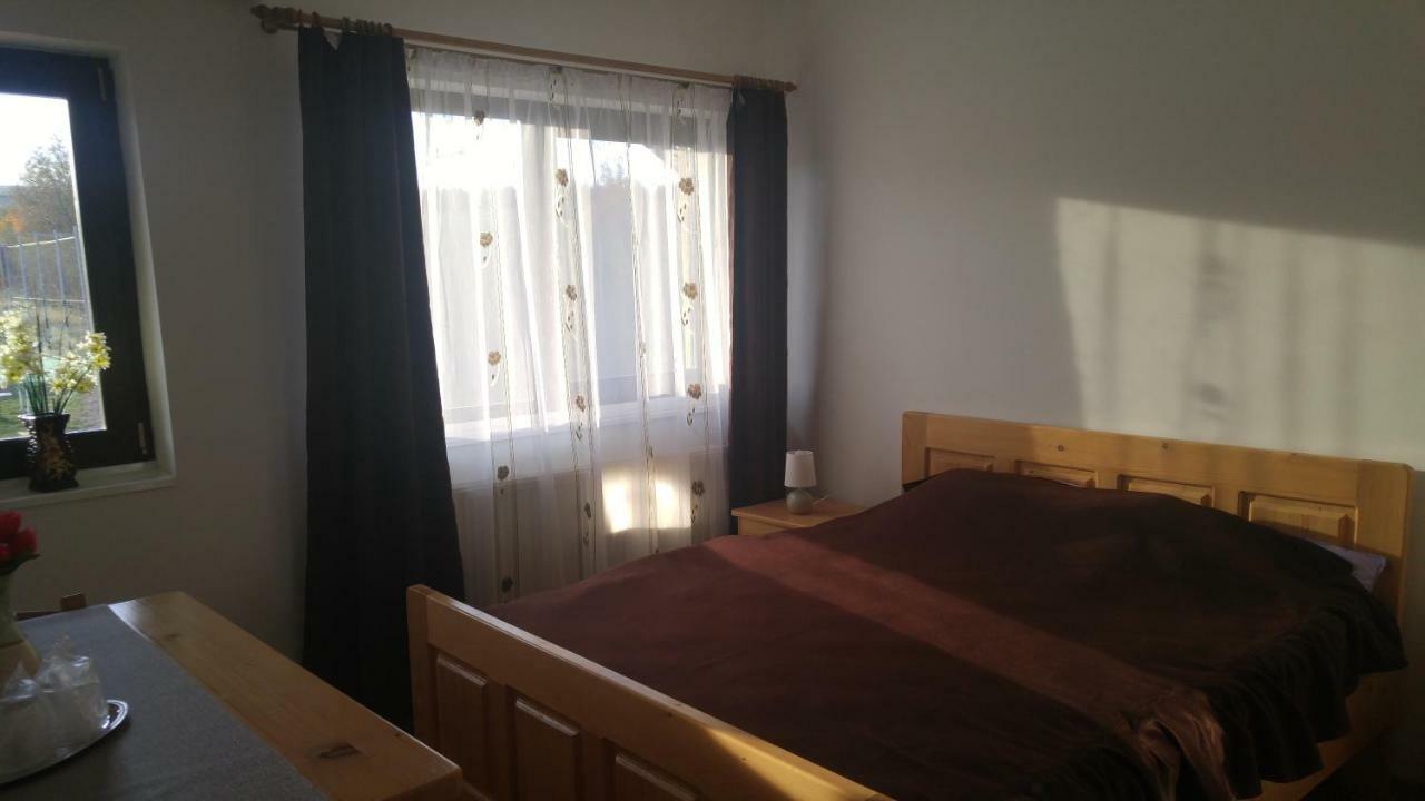 فندق Pensiunea Casa Vanatorului Oteleni المظهر الخارجي الصورة