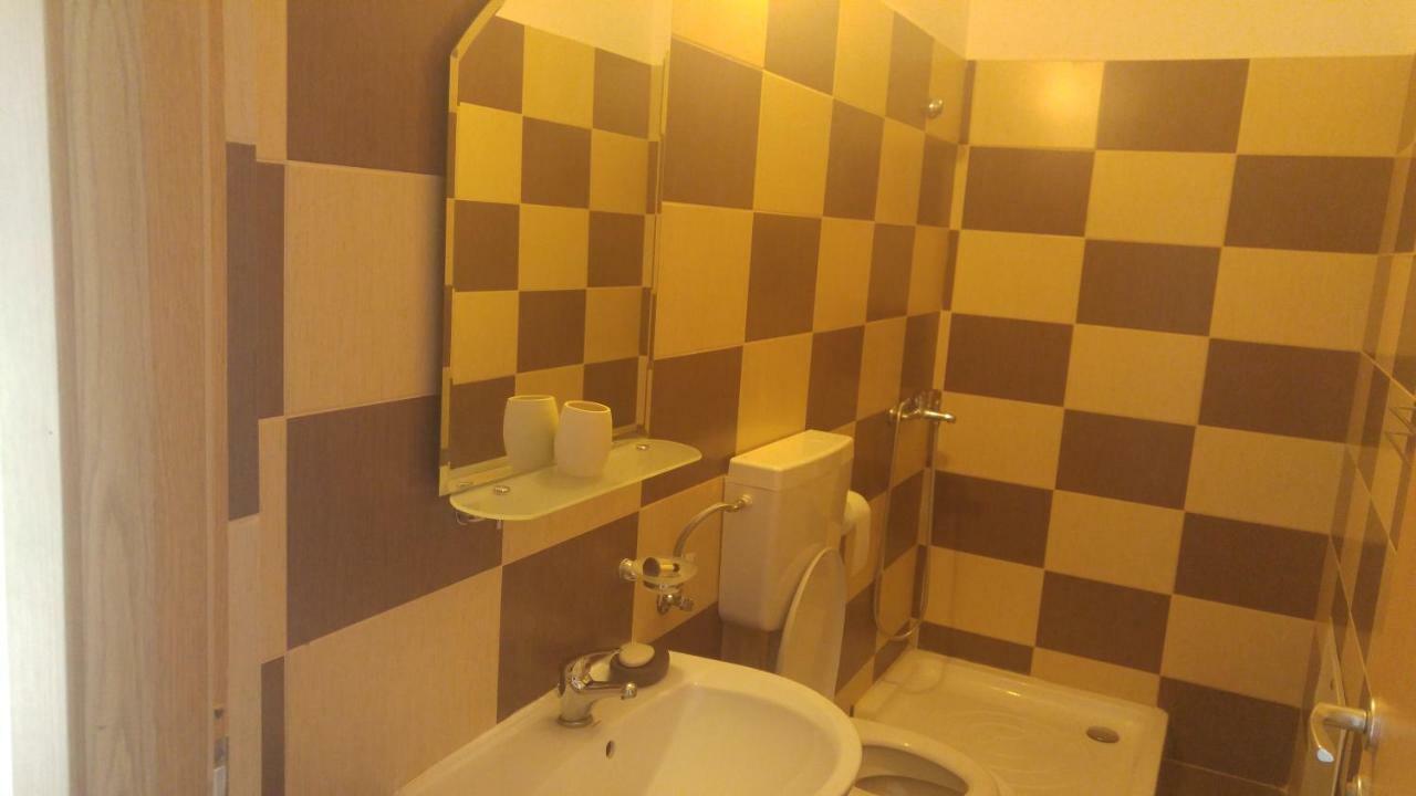 فندق Pensiunea Casa Vanatorului Oteleni المظهر الخارجي الصورة