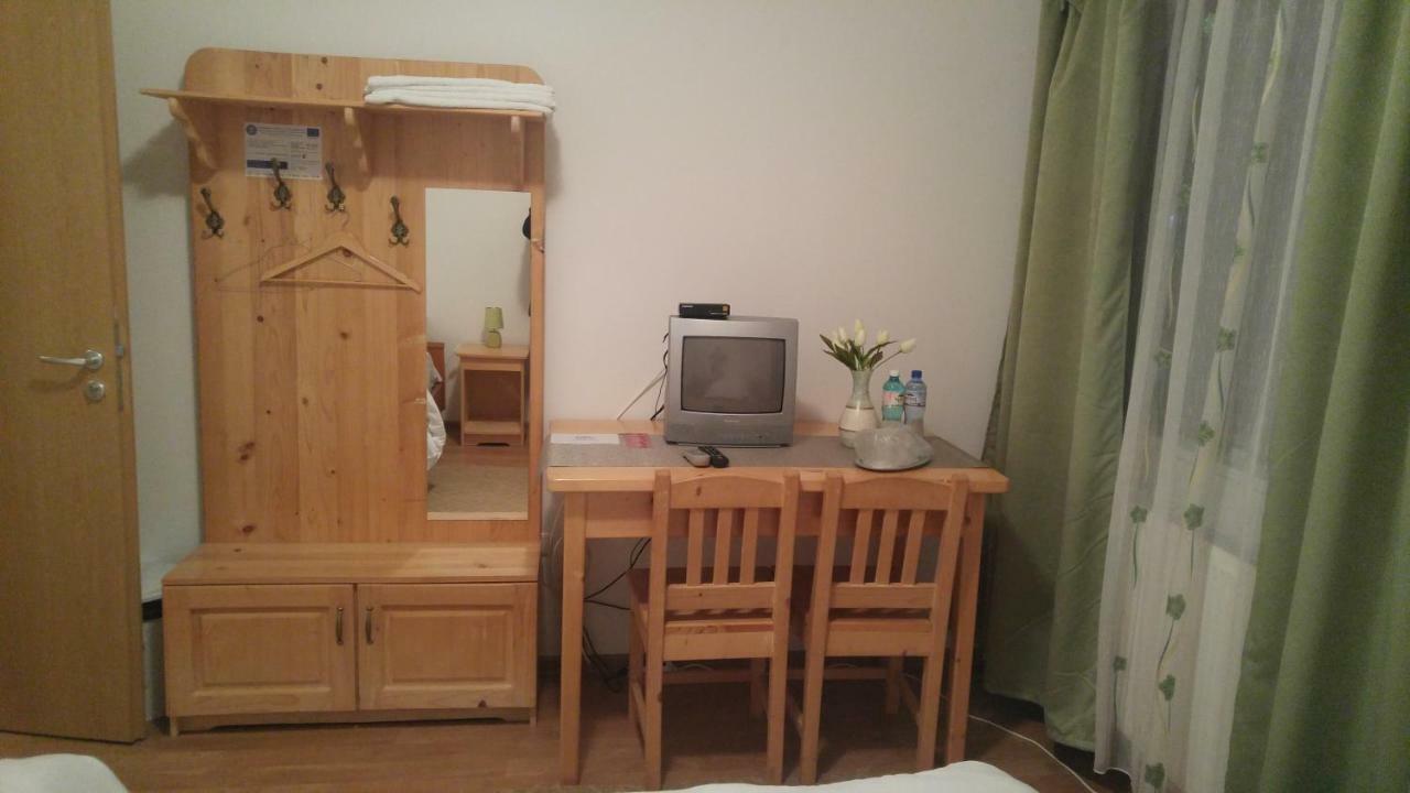 فندق Pensiunea Casa Vanatorului Oteleni المظهر الخارجي الصورة