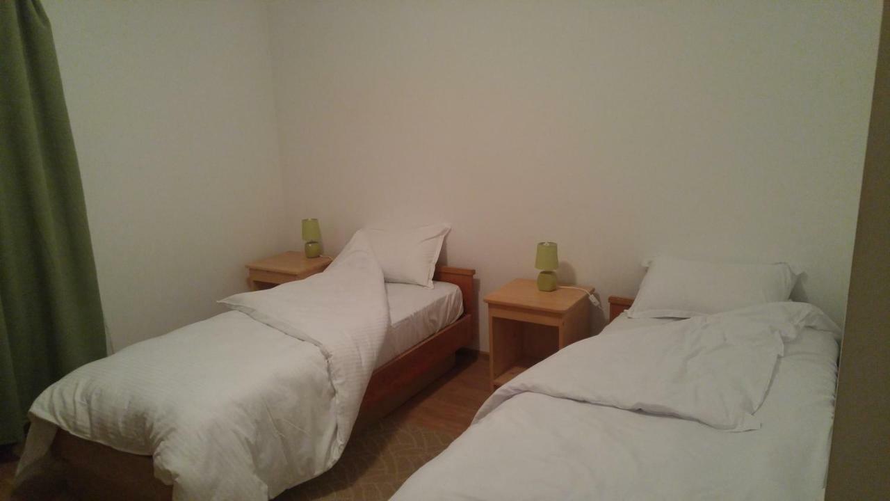 فندق Pensiunea Casa Vanatorului Oteleni المظهر الخارجي الصورة
